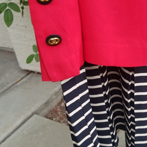 Dress (One piece) - Picture 3 of 4